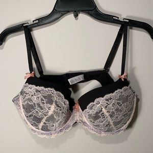 Marilyn Monroe White and Black Lace Bra